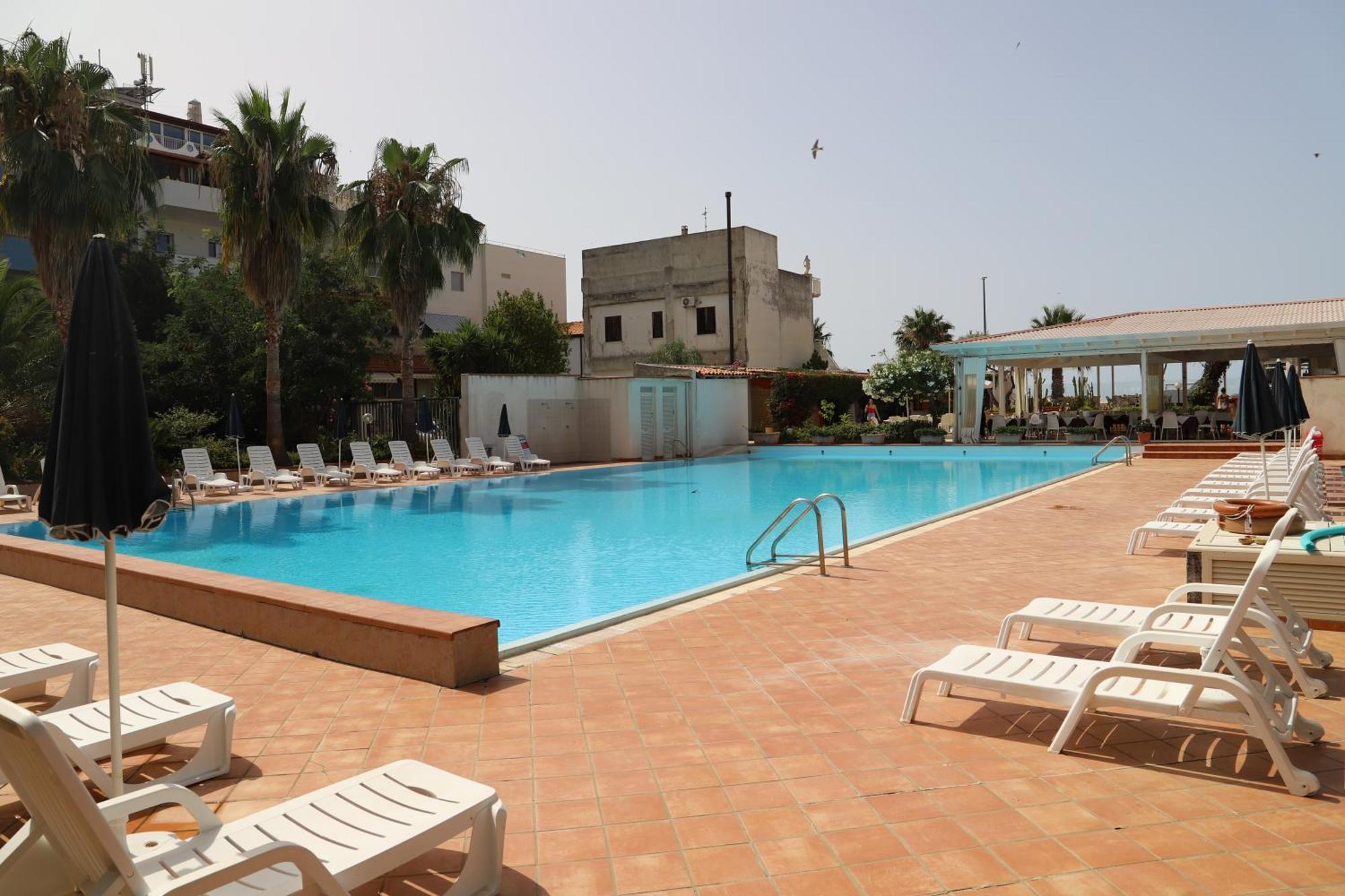 La Cicala Hotel Brolo Kültér fotó